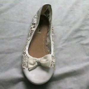 White Lace Flats with Bow